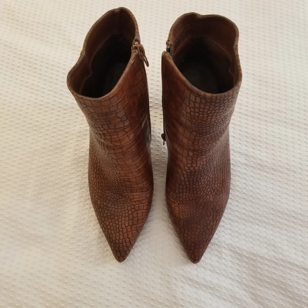 Faux Alligator Skin Pointed Toe Ankle Boots - Picture 5 of 8